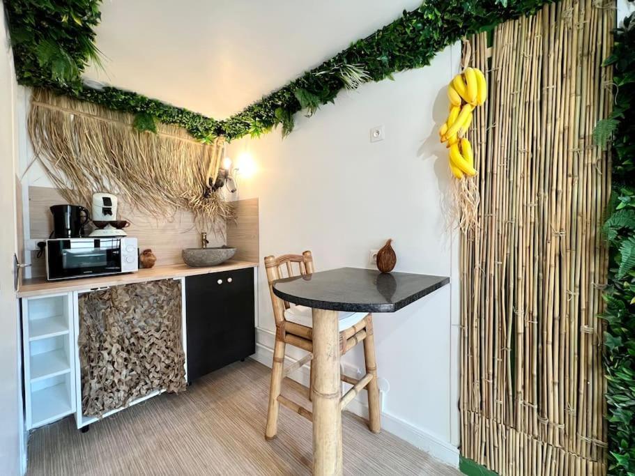 Nuit Dans La Jungle - Love Room Souppes-sur-Loing المظهر الخارجي الصورة